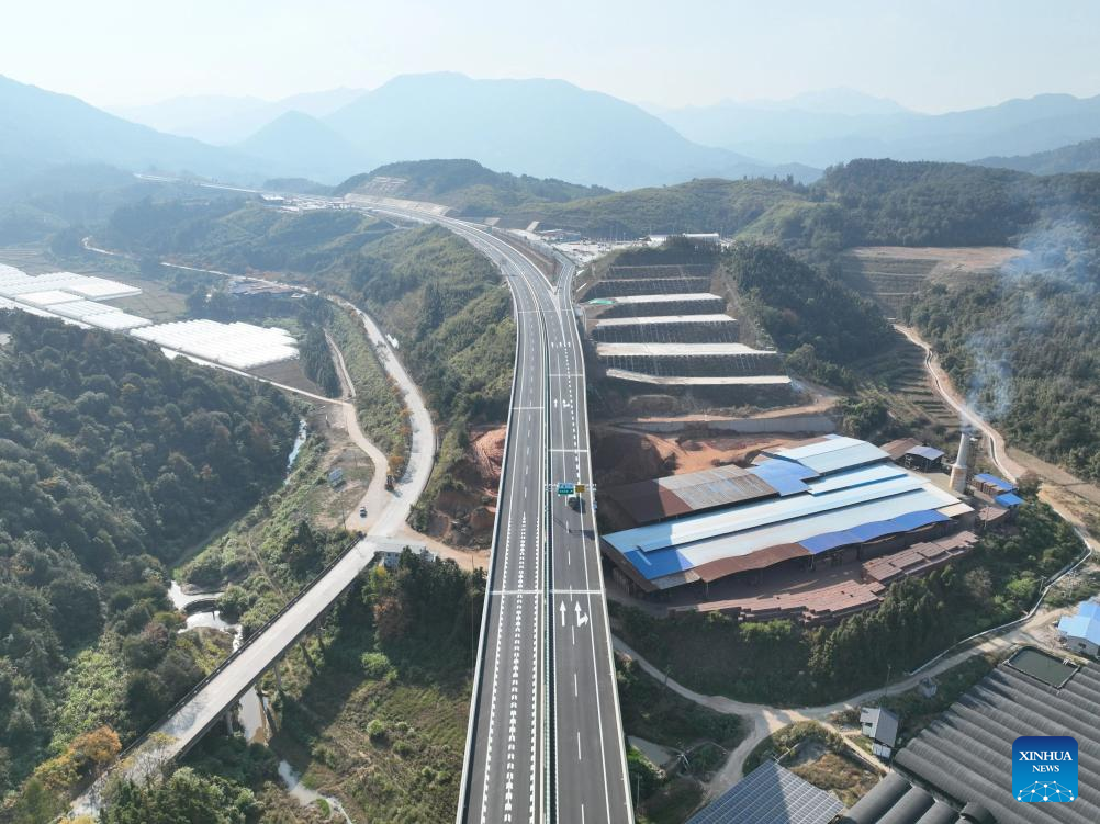 Trecho de Nanping da via expressa Shaxian-Nanping é liberado ao tráfego