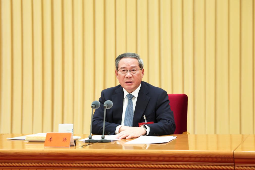 Xi Jinping, secretário-geral do Comitê Central do Partido Comunista da China, presidente da China e presidente da Comissão Militar Central, faz um importante discurso na anual Conferência Central de Trabalho Econômico, realizada na capital chinesa, Beijing. A reunião aconteceu de quarta-feira a quinta-feira em Beijing. Li Qiang, Zhao Leji, Wang Huning, Cai Qi, Ding Xuexiang e Li Xi participam da reunião. (Xinhua/Xie Huanchi)(Xinhua/Huang Jingwen)