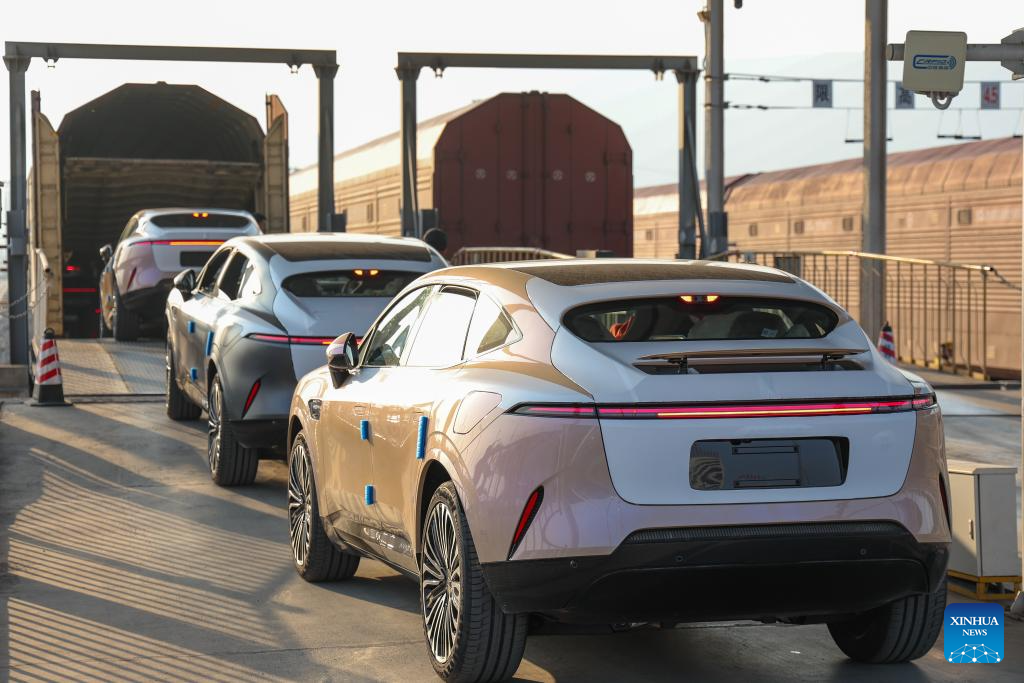 Cidade de Chongqing se consolida como polo do interior da China para exportação de veículos elétricos