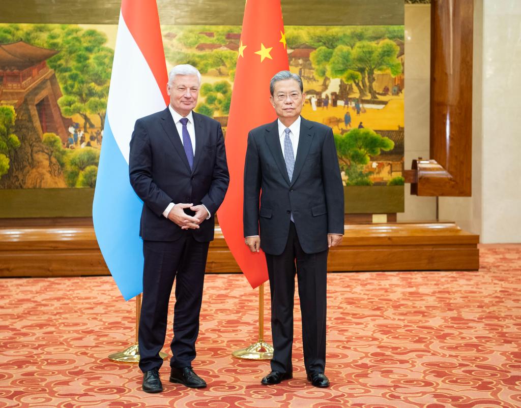 Chefe do Legislativo chinês mantém conversas com presidente do parlamento luxemburguês