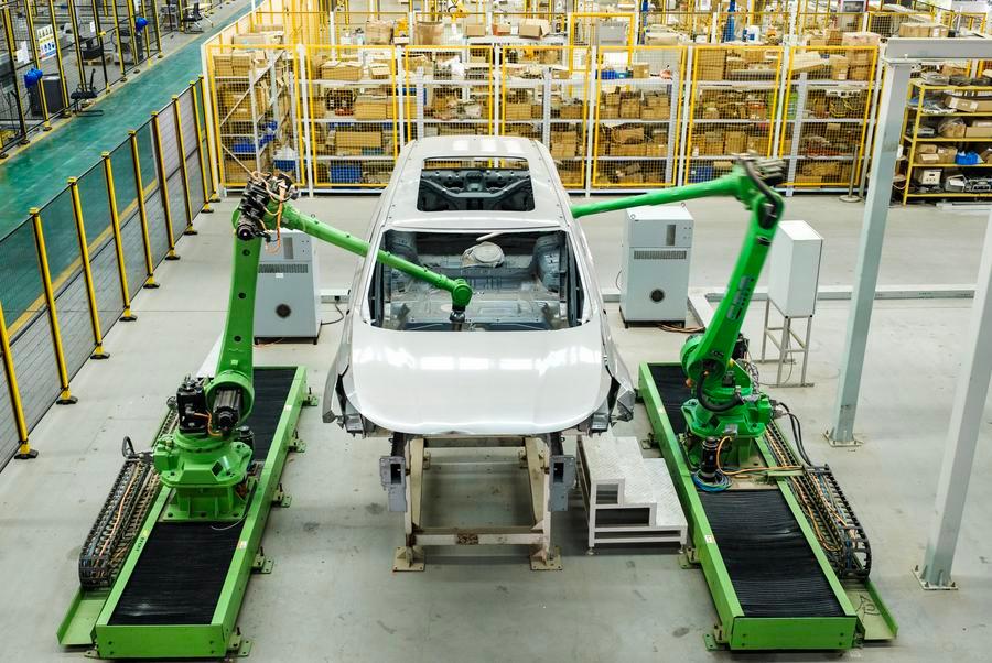 (Multimídia) Produção industrial da China cresce 4,8% em novembro