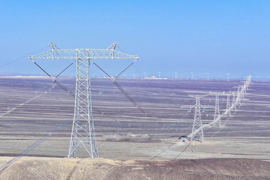 (Multimídia) Transmissão de energia de Xinjiang atinge 1 trilhão de kWh