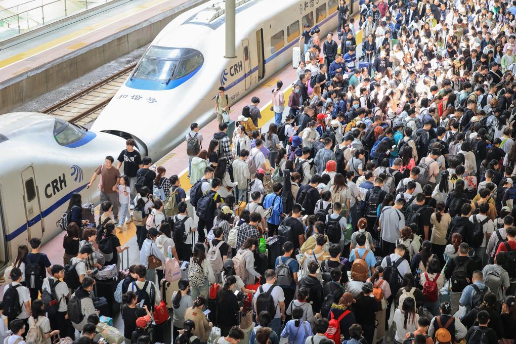 (Multimídia) Viagens ferroviárias de passageiros da China atingem novo recorde nos primeiros 11 meses