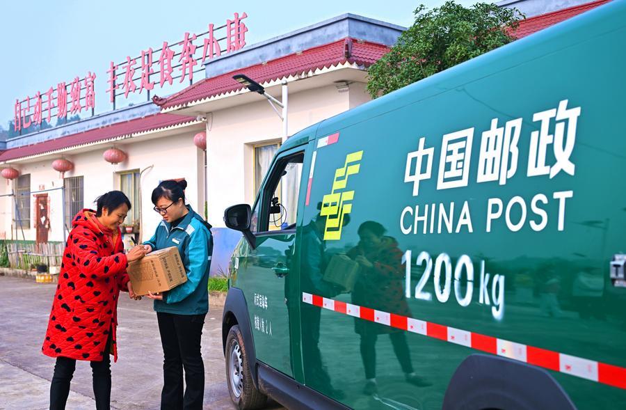 (Multimídia) Setor de entregas expressas da China registra crescimento de dois dígitos nos primeiros 11 meses