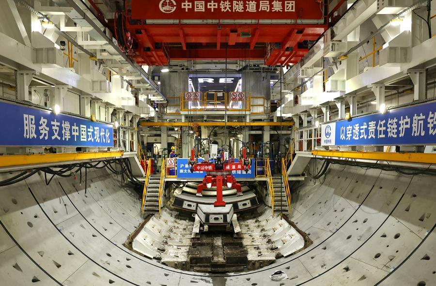 (Multimídia) Maior máquina de perfuração de túneis para trens de alta velocidade do mundo passa 10 mil metros abaixo do Rio Yangtze