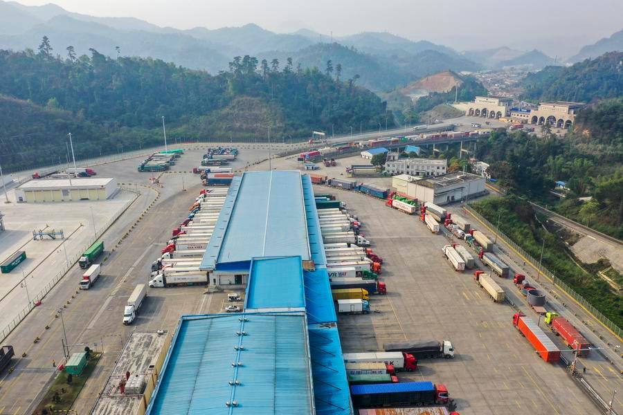 Navegando juntos rumo a novos horizontes -- Cooperação China-ASEAN é aprimorada em 2025