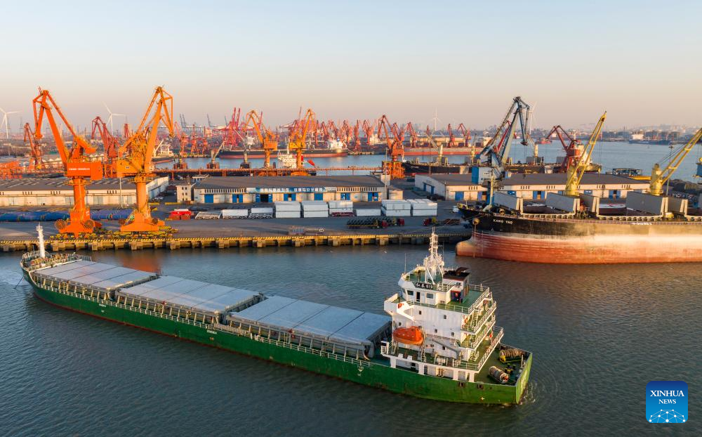 Porto de Tianjin mantém operação estável durante o feriado de Ano Novo