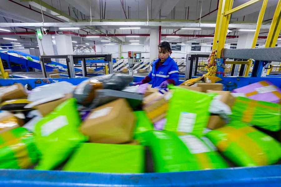 (Multimídia) Volume de entregas postais da China atinge 216,5 bilhões de itens em 2025