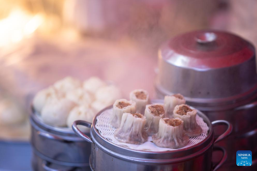 Mercados matinais em Heilongjiang continuam movimentados sob temperaturas negativas