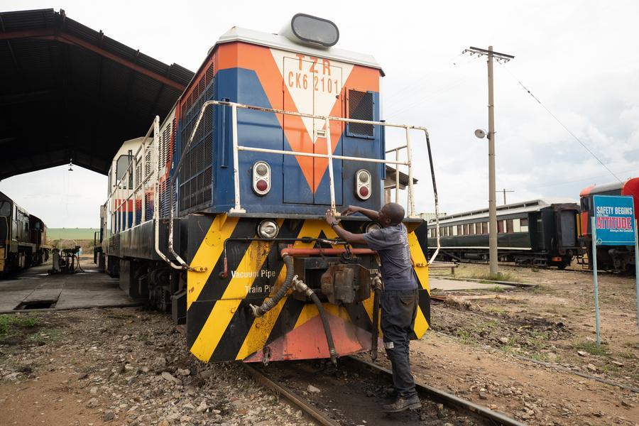 Entrevista: Revitalização da TAZARA criará "cinturão de prosperidade" além do corredor de transporte, diz especialista zambiano