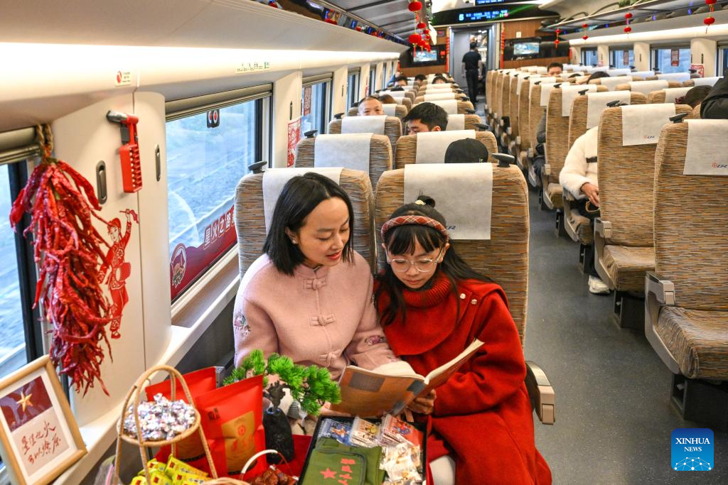 Novo serviço direto de trem de alta velocidade liga Zunyi a Yan'an