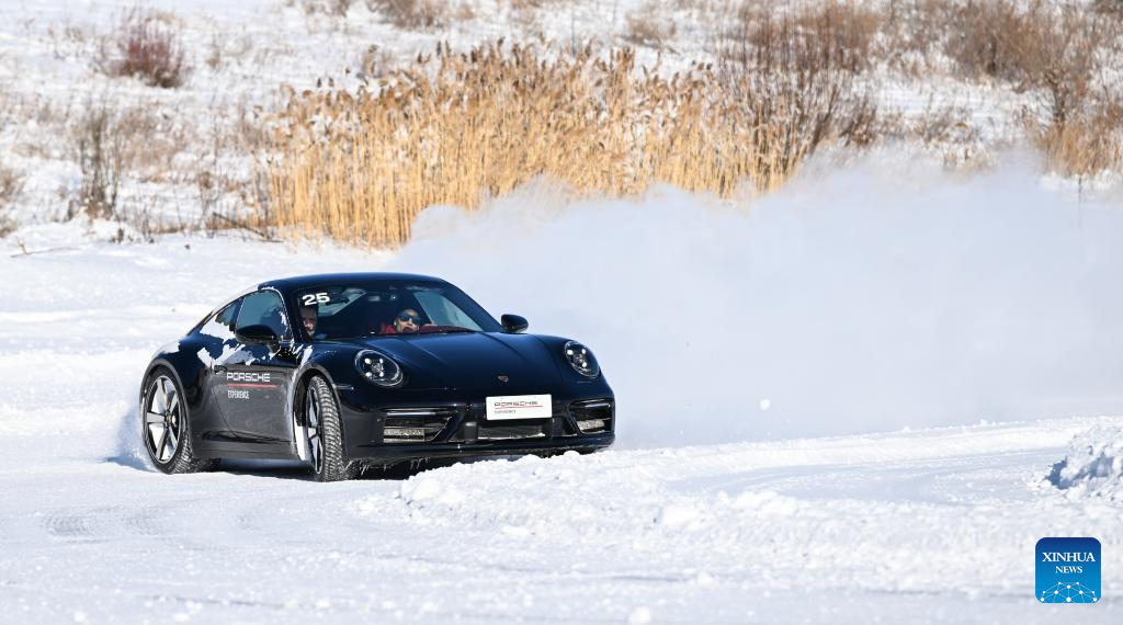 Cidade chinesa de Yakeshi registra crescimento em turismo e testes automotivos em áreas frias