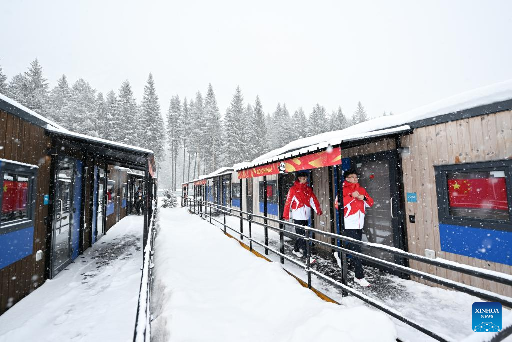 Primeiros atletas chineses se instalam na vila olímpica de Cortina D'Ampezzo