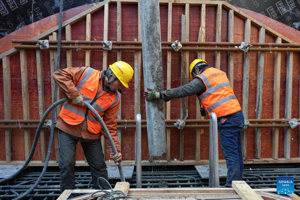 Concluída a construção da torre principal nº 6 da ponte rodoferroviária de Taoyaomen em Zhoushan