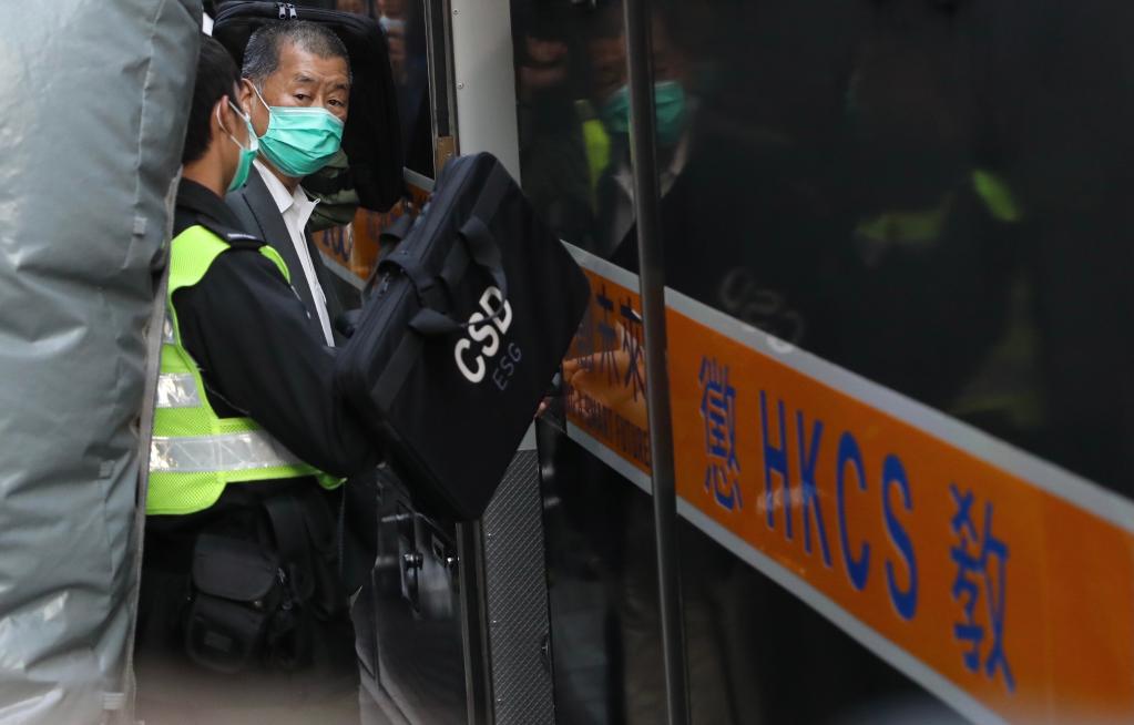 (Multimídia) Jimmy Lai é condenado a 20 anos de prisão