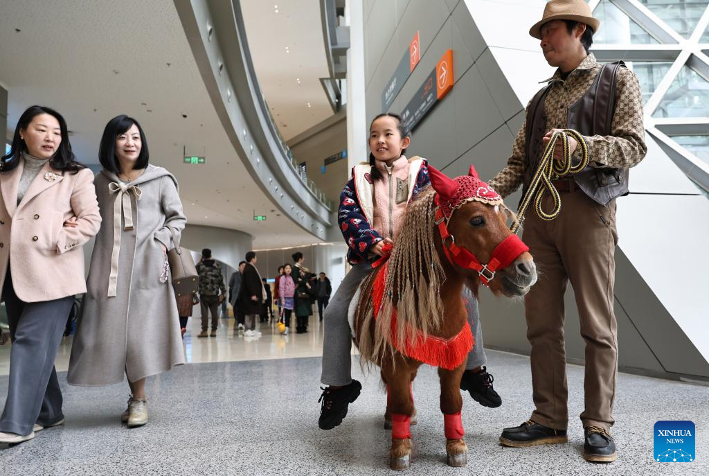 Exposição de Ciência e Cultura do Ano do Cavalo tem início em Shanghai