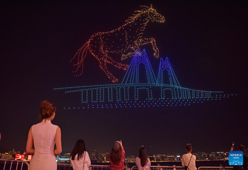 Hong Kong celebra o Ano Novo Chinês com impressionante espetáculo de drones