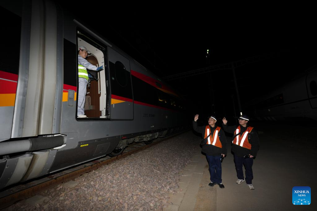 Ferroviários reforçam manutenção durante a correria das viagens da Festa da Primavera