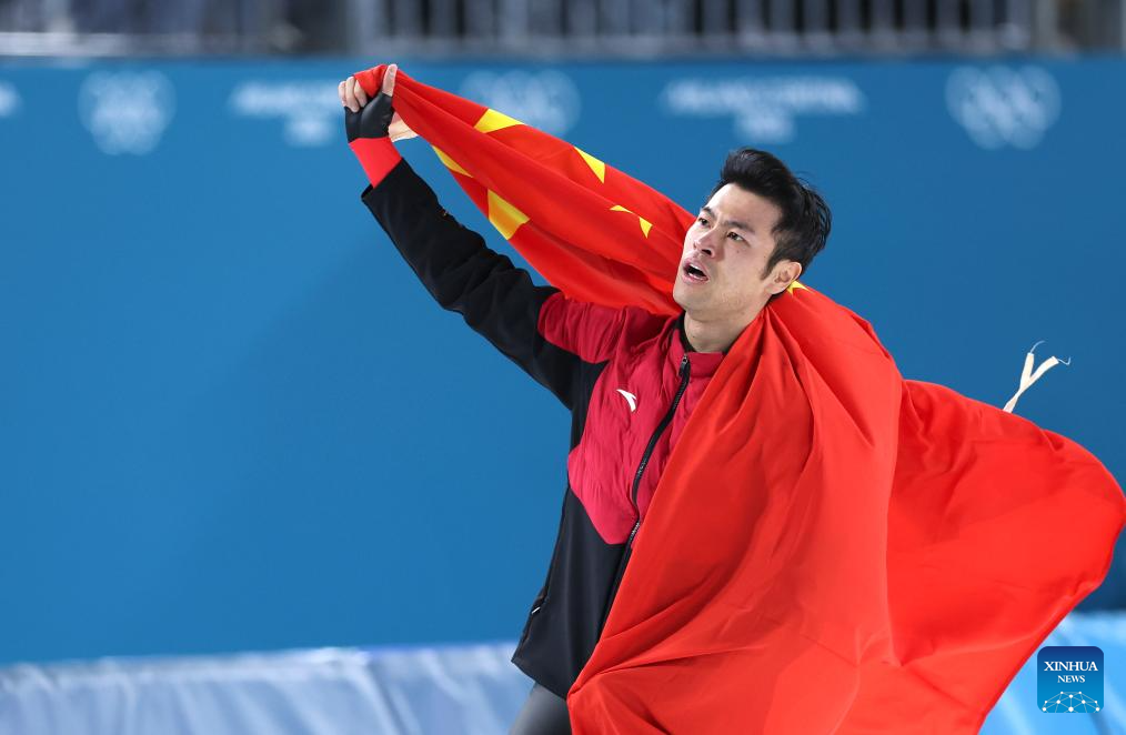 Chinês Ning Zhongyan bate Jordan Stolz e conquista ouro nos 1.500 metros da patinação de velocidade em Milão-Cortina