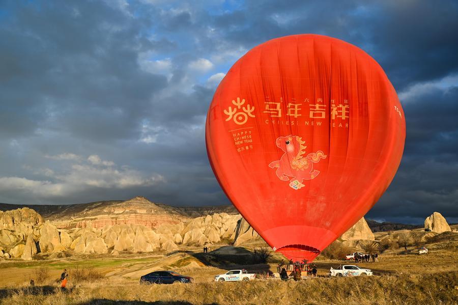 Seguindo os ventos da tradição -- Turquia recebe turistas chineses para o Ano do Cavalo