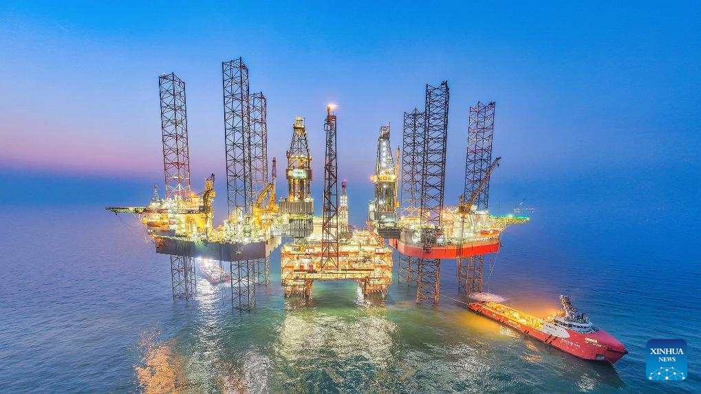 Fábricas e empresas chinesas retomam atividades após feriado da Festa da Primavera