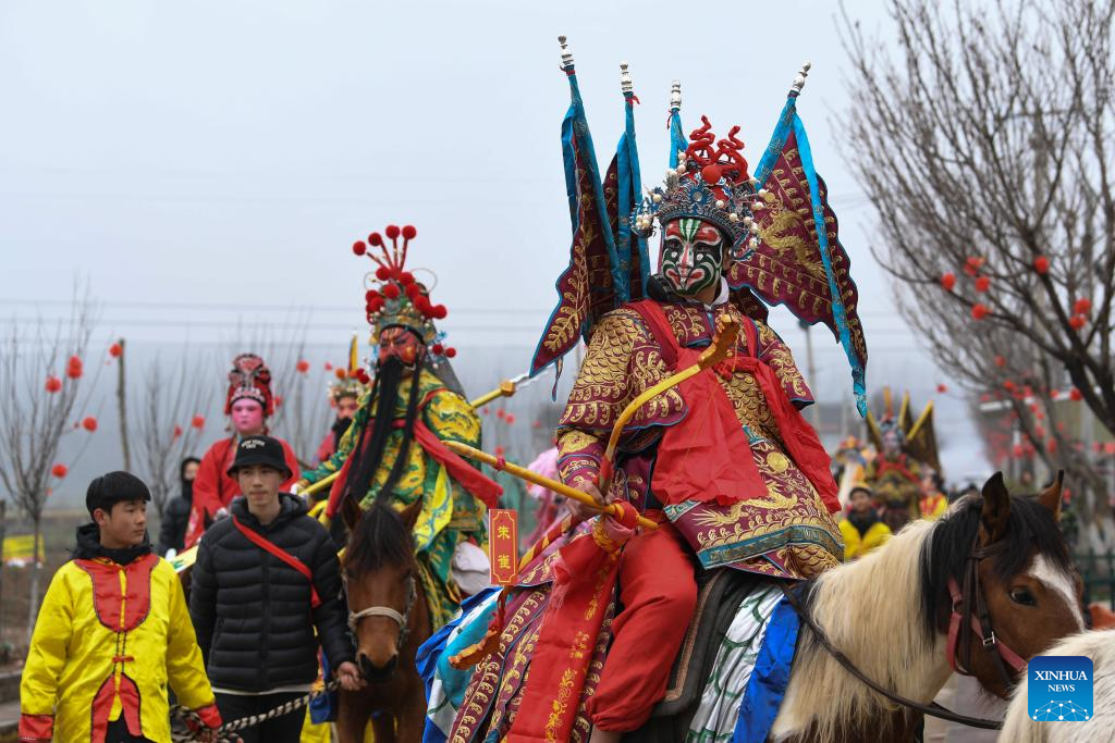 Desfile do Shehuo agita o Distrito de Longxian, noroeste da China