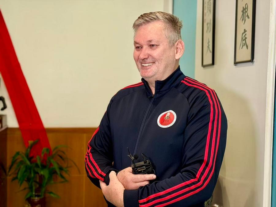 Uma árvore que atravessou o mar: discípulos internacionais de Choy Lee Fut e suas raízes na China