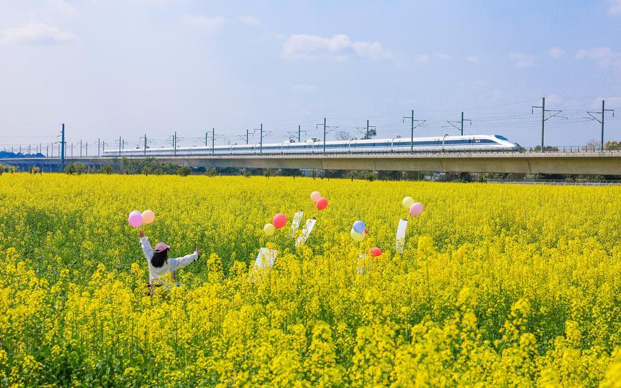 (Multimídia) 15º Plano Quinquenal garantirá avanço estável e de longo prazo da modernização chinesa