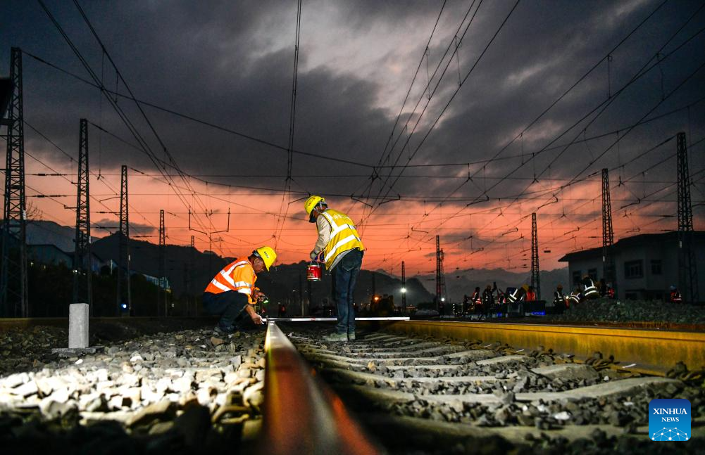 Concluídas as obras de modernização da Estação de Lyuyinhu na linha de extensão da ferrovia Weng'an-Machangping, na Província de Guizhou