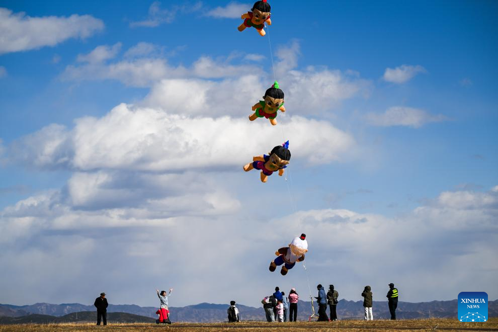 Chineses aproveitam tempo de lazer durante feriado do Festival Qingming
