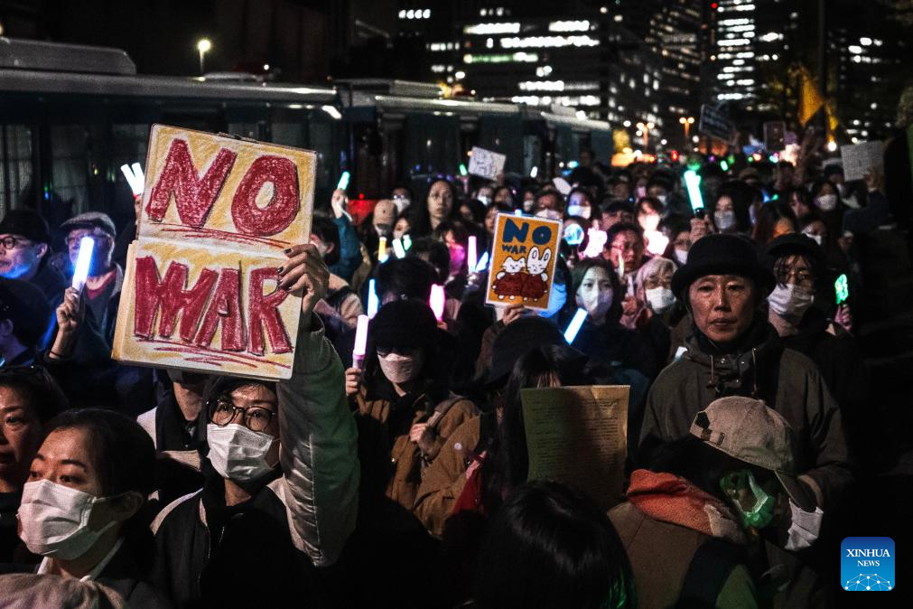 30.000 manifestantes protestam em Tóquio contra medidas do governo que minam a constituição pacifista