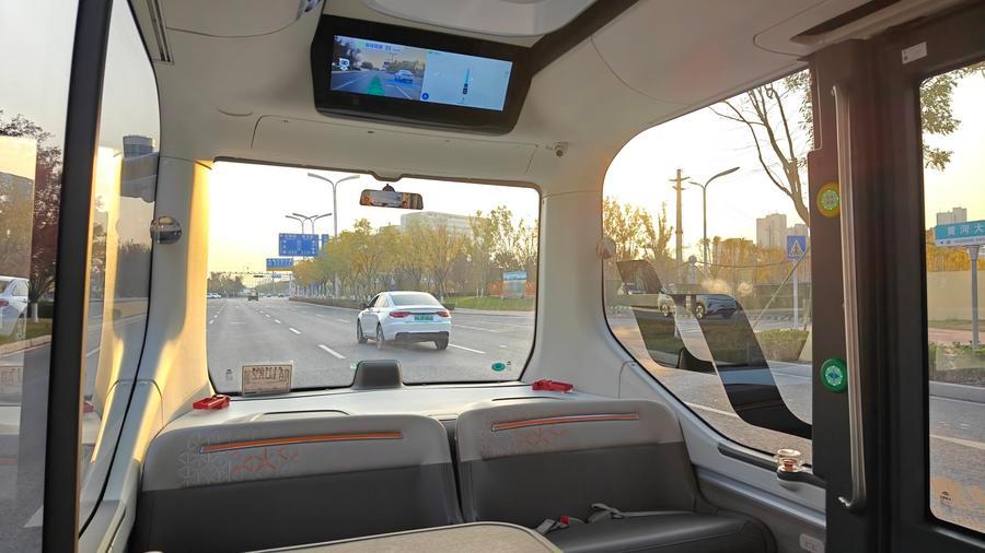 (Multimídia) China incentiva testes rodoviários ordenados de veículos inteligentes conectados