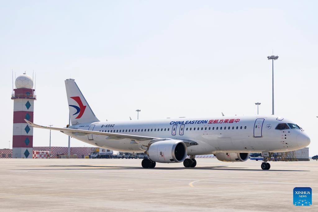 Avião C919 pousa no Aeroporto Internacional Taiping de Harbin, no nordeste da China