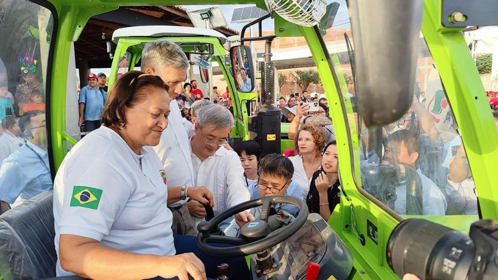 (Multimídia) Quando o maquinário agrícola chinês se encontra com agricultores familiares brasileiros: Uma cooperação frutífera e sustentável