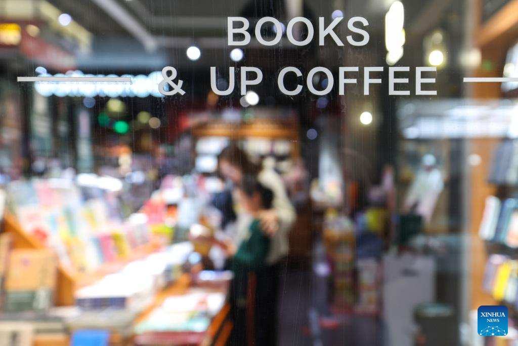 Cidade chinesa de Changchun transforma livrarias tradicionais em espaços criativos de leitura