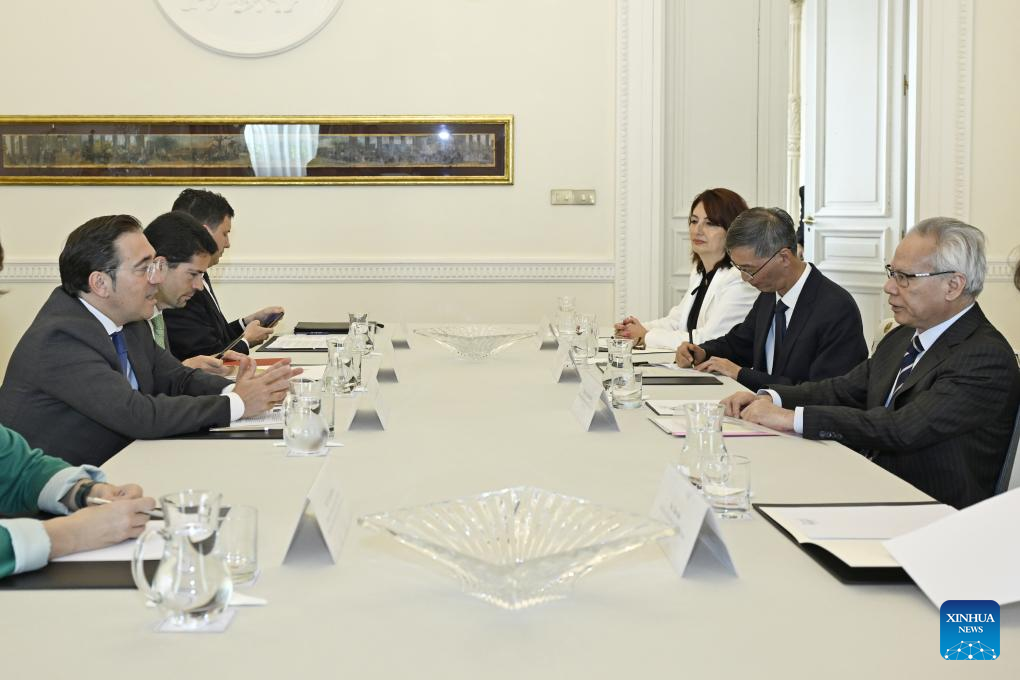 Chefe do Executivo da RAEM promete fortalecer cooperação com países de língua espanhola