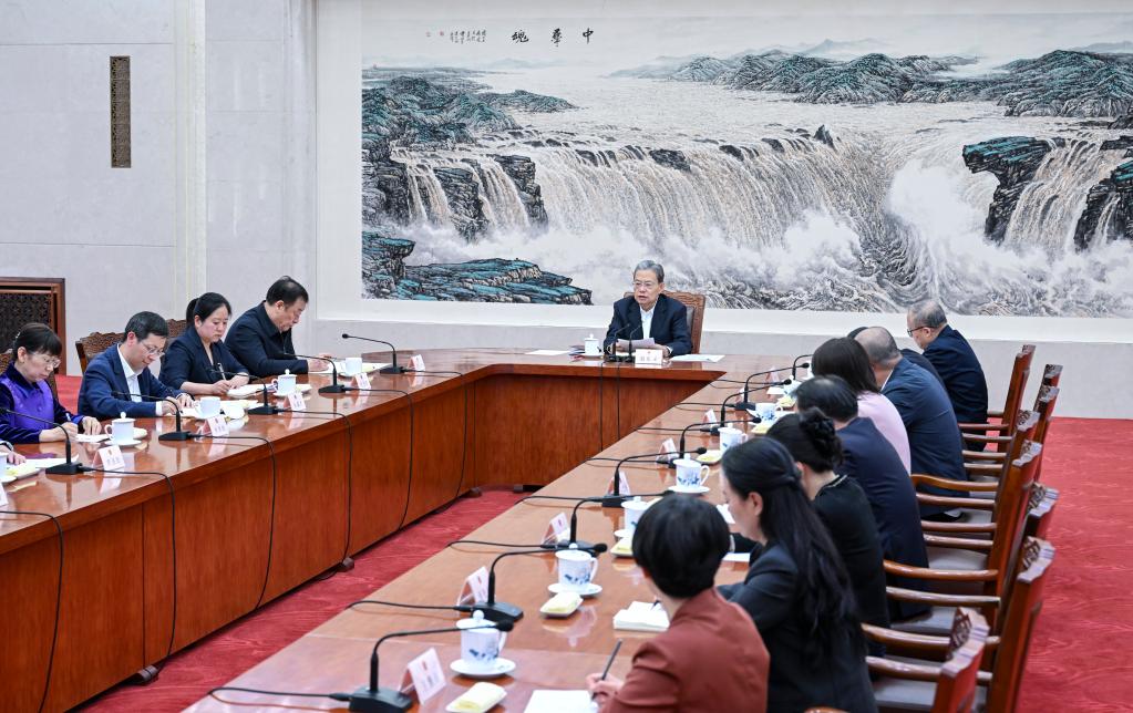 Legisladores chineses são instados a contribuir para bom início do novo plano quinquenal