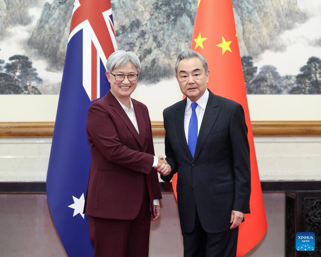 China e Austrália devem defender conjuntamente multilateralismo, diz chanceler chinês